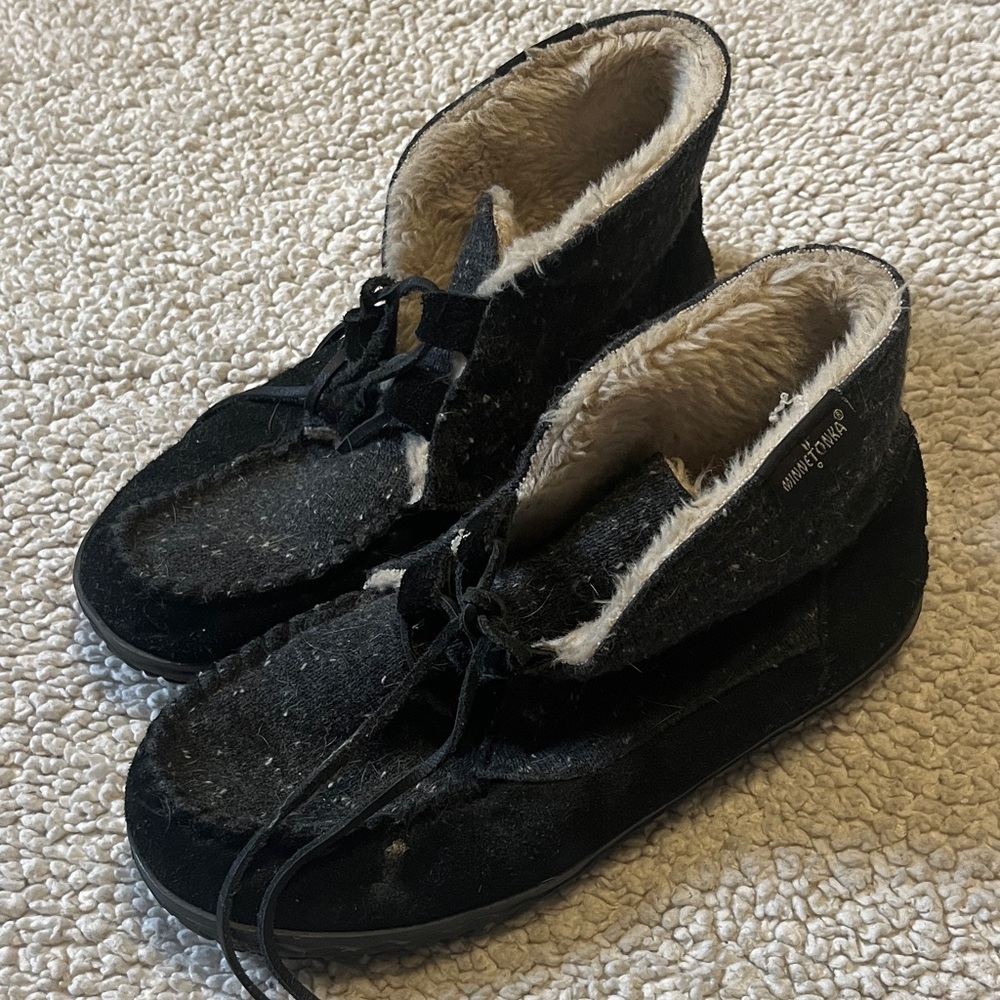 Minnetonka Black Moccasins with Cream Lining